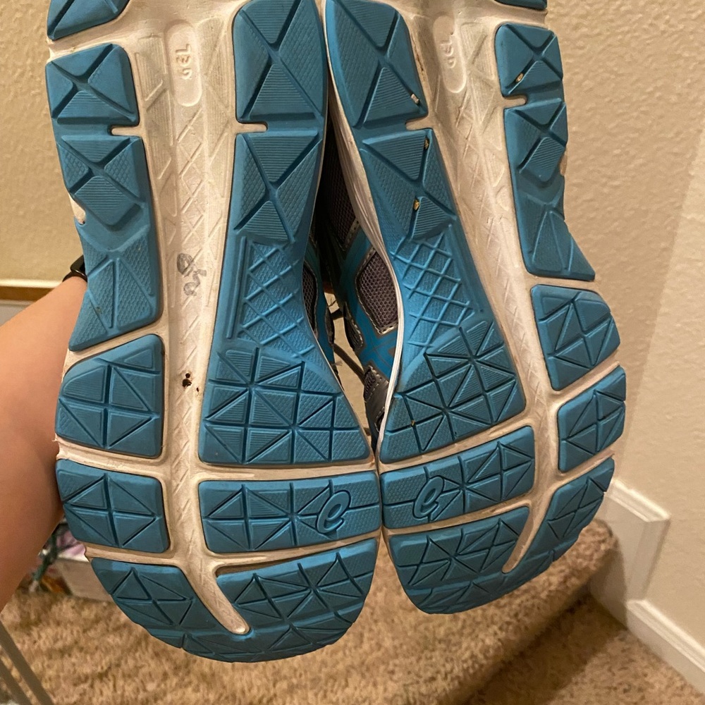 Woman’s ASICS shoes OrthoLite 9 - Picture 5 of 5